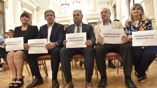 Santa Fe recordó a las víctimas del Holocausto con un sentido acto