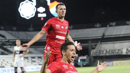 El paraguayo Carlos Arrúa será jugador de Colón