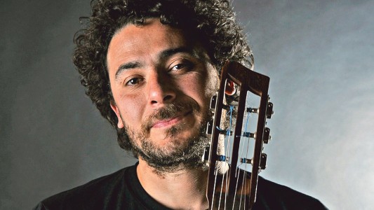 Llega "Raly" Barrionuevo al escenario de Tribus Club de Arte