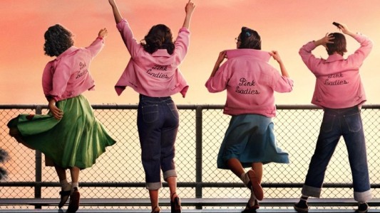 Paramount+ reveló el trailer oficial de la serie original "Vaselina: el origen de las Damas Rosadas"