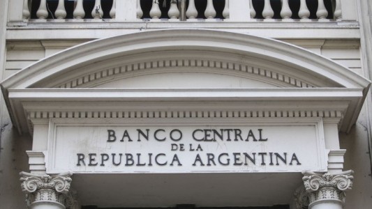 El Banco Central vendió US$ 470 millones esta semana y el dólar Qatar superó los $ 400