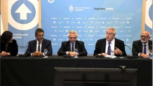 El Gobierno acordó con los docentes nacionales un aumento del 43,9% en el primer cuatrimestre