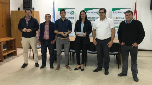 La Provincia entregó aportes a pequeños productores apícolas del norte provincial