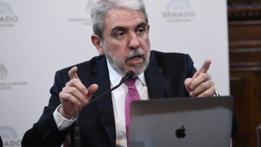 Revelan que el Gobierno compró 100 pistolas taser sin licitación