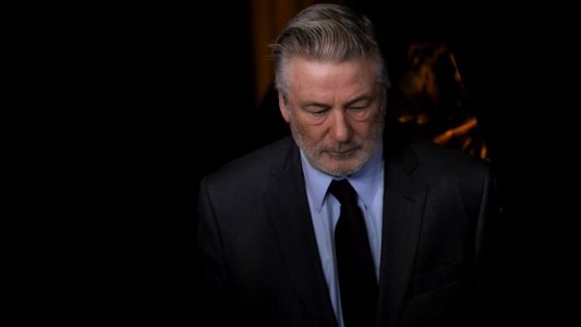 Alec Baldwin se declara inocente de homicidio involuntario tras la muerte de una mujer en el rodaje del fim "Rust"