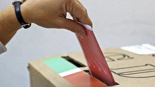 Perotti promulgó la ley de “Ficha Limpia” y tendrá vigencia para las elecciones 2023