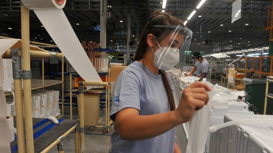 Mujeres en la industria santafesina: sólo representan el 20% del personal