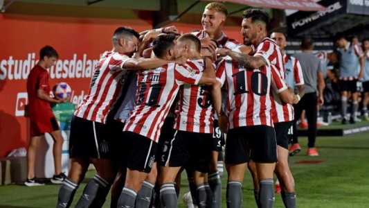 El Estudiantes de Domínguez debutó con una vitctoria agónica