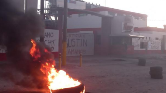 Familiares de Agustín Escobar vuelven a protestar en el ingreso al frigorífico Recreo