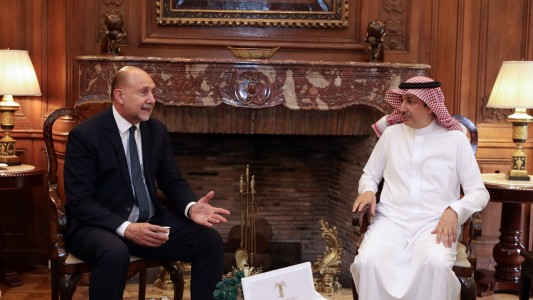 Omar Perotti mantuvo una reunión de trabajo con el embajador de Arabia Saudita