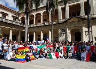 La UNL da la bienvenida a las y los estudiantes del mundo
