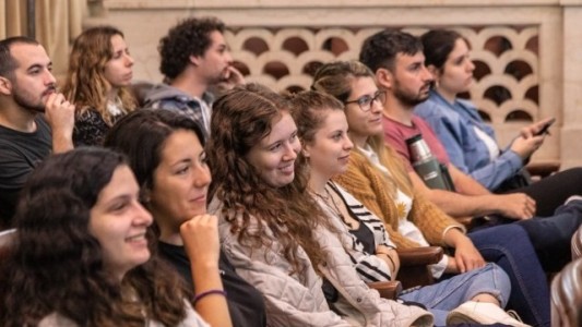 Intercambio: La UNL dio la bienvenida a 75 estudiantes del mundo