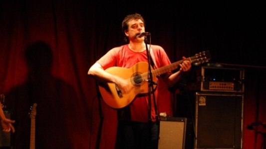 Se presenta Alejandro Balbis en el escenario del Centro Cultural Provincial