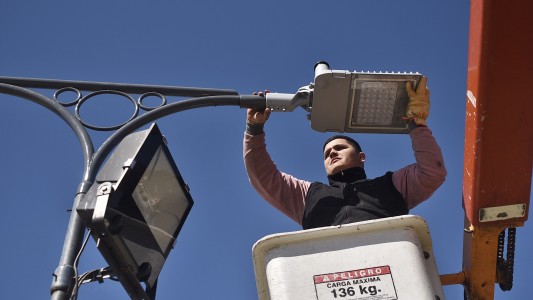 Este lunes: Tareas de fumigación, iluminación y bacheo en la ciudad