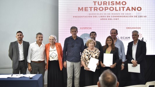 Jatón firmó convenios para potenciar el turismo en el Área Metropolitana