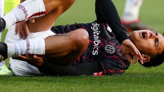 Dybala se retiró lesionado de la derrota de la Roma ante Feyenoord por los cuartos de final de la Europa League