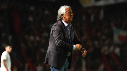 Colón se enfoca en Vélez y en la seguidilla de partidos que incluye la Copa Argentina