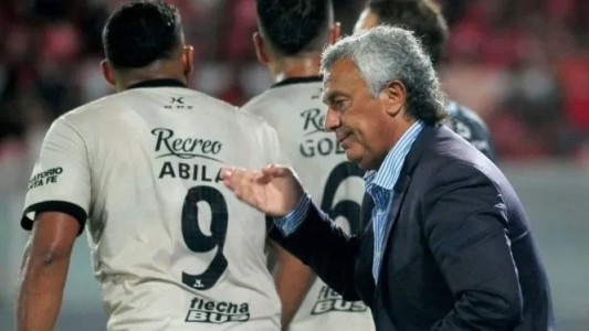 Colón quiere la primera alegría del año de local ante Vélez