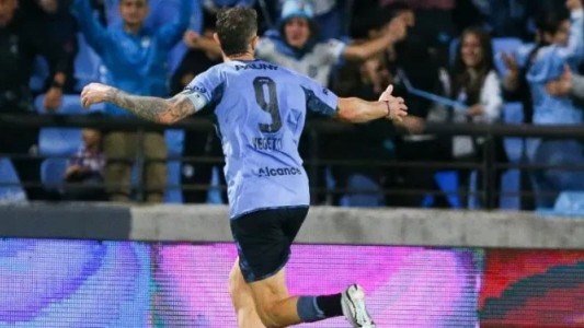 Belgrano gana y sube por los goles de Vegetti