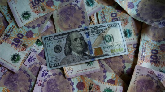 El dólar blue bajó fuerte tras dos semanas de suba imparable
