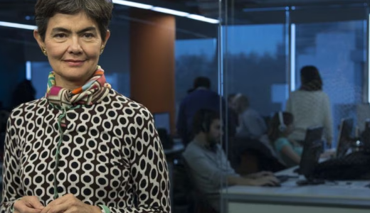 María Eugenia Estenssoro diserta en la Universidad Nacional del Litoral