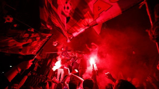 Nápoles no durmió: la ciudad entera festejó el Scudetto en las calles