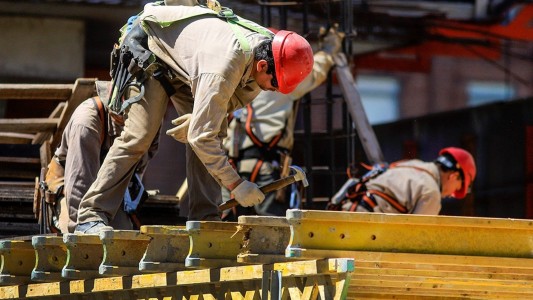 Informan que se crearon 32.400 trabajos registrados en febrero