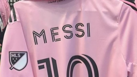 El particular significado del color de la camiseta del nuevo club de Messi
