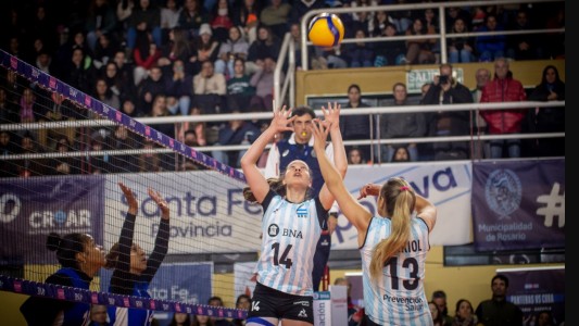 En su preparación internacional, Las Panteras pasaron por la provincia desplegando un voley de primer nivel