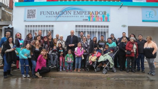 Perotti asistió a la inauguración de la nueva sede de la Fundación Emperador en Rosario