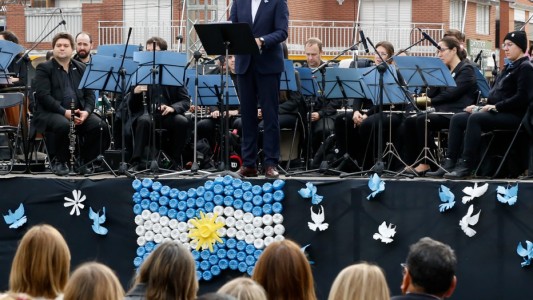 Con una fiesta multitudinaria, se celebró la Independencia en Aristóbulo del Valle