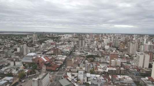 Lunes con cielo nublado en la ciudad de Santa Fe