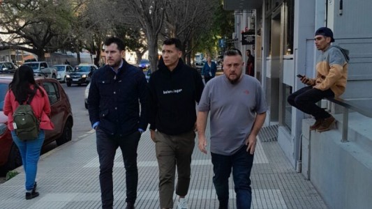 Botta llegó a Santa Fe, se sometió a la revisión médica y firmará con Colón