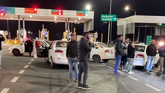San Lorenzo: taxistas cortaron la autopista en reclamo de seguridad