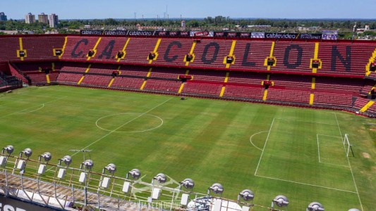 Colón pagó y ahora espera que FIFA levante la inhibición