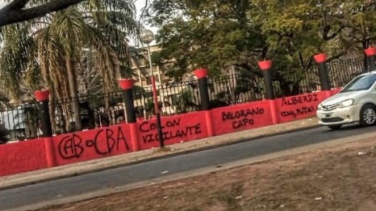 Hinchas de Belgrano vandalizaron el estadio de Colón