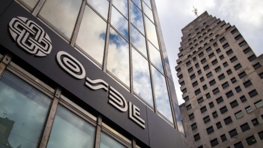 Las prepagas anunciaron la suba del 7% a pesar del congelamiento prometido por Massa