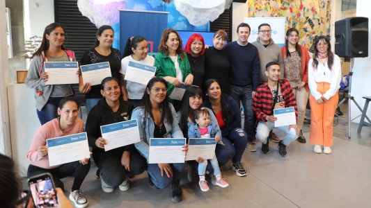 Este jueves se entregaron certificados a participantes de cursos de formación laboral