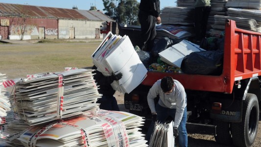 La cartelería plástica se transformará en juegos y mobiliario urbano