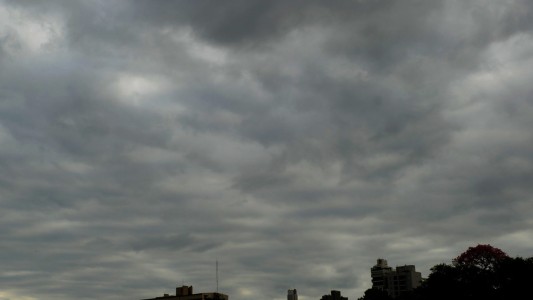Rigen alertas meteorológicos por tormenta y por viento