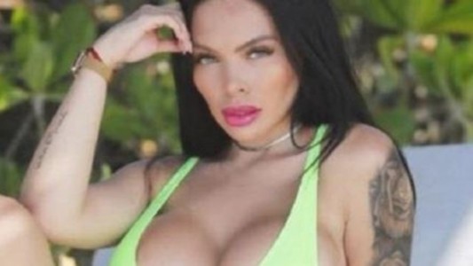 Una actriz porno fue atacada por su ex pareja y teme por su vida