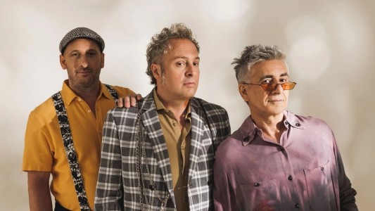 Llegan "Los Tipitos" al escenario de Roll And Rock de Puerto Plaza