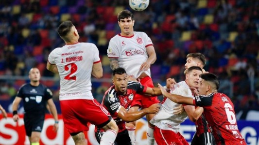 Estudiantes venció a Central Córdoba, que no pudo asegurar la permanencia