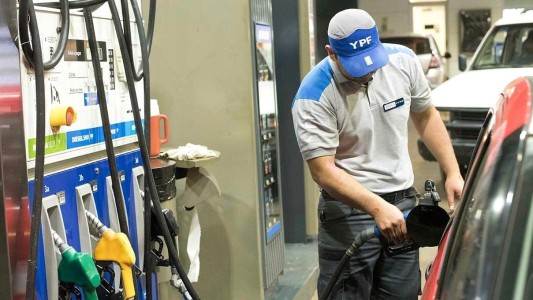 Aumentaron los combustibles de YPF: el litro de súper se fue a $378