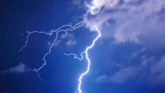 Celebraban una fiesta de 15 y cayó un rayo: murió un joven