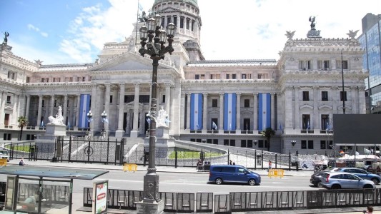 El Gobierno confirmó que al final enviará una sola ley "ómnibus" al Congreso