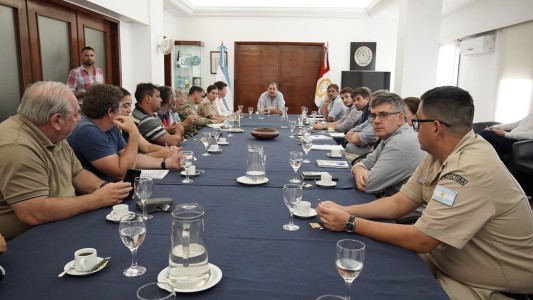 Buscan una “solución de fondo” a la acumulación de camalotes en la Setúbal