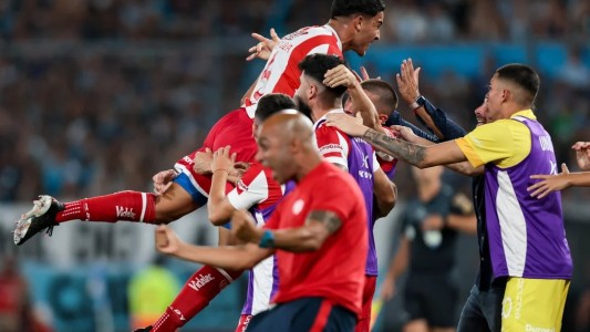 Con un golazo, Unión logró un trabajado triunfo ante Racing en el debut