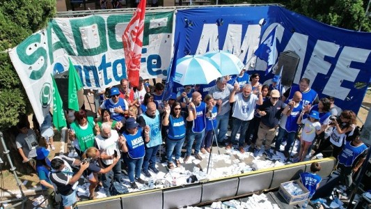 Las bases de Amsafe y Sadop resuelven si habrá paro de docentes