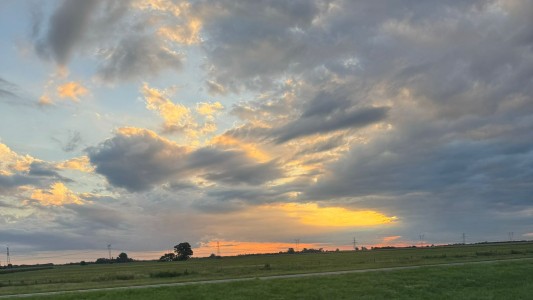 Posibles lluvias para la jornada y por la noche baja la temperatura